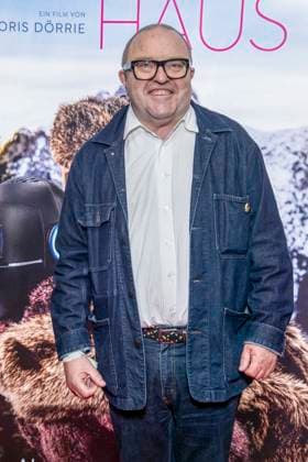 ABB FRAUWINKLER Gustav Peter Woehler on the red carpet at the special screening of the feature film *Frau Winkler Leaves the House* at the Cinema Paris in Berlin on October 1, 2026, Berlin, Germany