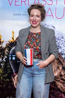 ABB FRAUWINKLER Julia Jendrossek on the red carpet at the special screening of the feature film *Frau Winkler verlässt das Haus* at Cinema Parisl in Berlin, October 1, 2026, Berlin, Germany