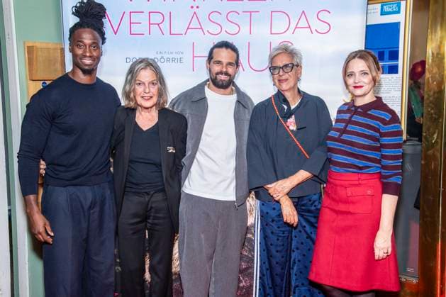 ABB FRAUWINKLER Eugene Boateng, Angela Winkler, Josef Ellers, Doris Doerrie, and Laura Tonke on the red carpet at the special screening of the feature film *Frau Winkler Verlässt das Haus* at the Cinema Paris in Berlin on October 1, 2026, Berlin, Germany