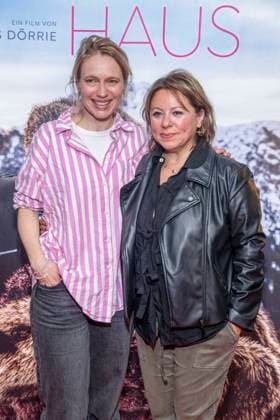 ABB FRAUWINKLER Anna Brueggemann and director Asli Oezge on the red carpet at the special screening of the feature film *Frau Winkler Leaves the House* at Cinema Paris in Berlin on October 1, 2026, Berlin, Germany