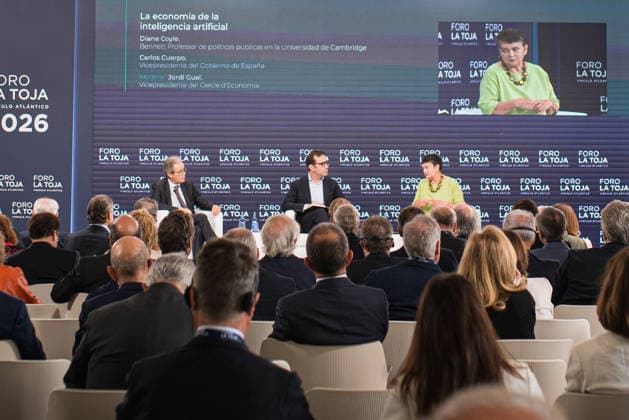 Second day of the La Toja Vínculo Atlántico Forum I D Jordi Gual, vice president of the Cercle d’Economia; Carlos Cuerpo, first vice president and minister of Economy, Trade, and Business; and Diane Coyle, professor of public policy at the University of Cambridge, during the La Toja Atlantic Link Forum on October 2, 2026, in O Grove, Pontevedra, Galicia, Spain. The La Toja Vínculo Atlántico Forum is a renowned annual forum for debate and reflection focused on the defense of liberal democracy, the Atlantic partnership, and international cooperation. Founded in 2019 on the initiative of Josep Piqué, Amancio López Seijas, and the Hotusa Group, it brings together prominent political and business leaders, academics, and representatives of civil Copyright: xElenaxFernandezx 7814654
