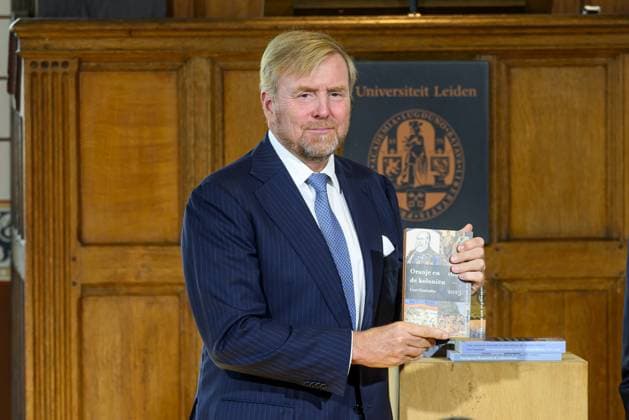 Leiden, The Netherlands, 2026-10-02 11:59:33 LEIDEN, 02-10-2026, Leiden University. King Willem Alexander receives the results of the independent research into the role of the House of Orange-Nassau in the colonial history of the Netherlands in the Academy Building of Leiden University. Principal investigator Prof. Dr. Gert Oostindie presents the King with the five books on which approximately sixty researchers have worked over the past few years, including the comprehensive popular book *Oranje en de KoloniÃ«n, 1600-2025. De kolonie geschiedenis van het Huis Oranje-Nassau*. PHOTO: NLBeeld Patrick van Emst Credit: NL Beeld Patrick van Emst  Copyright: xx x
