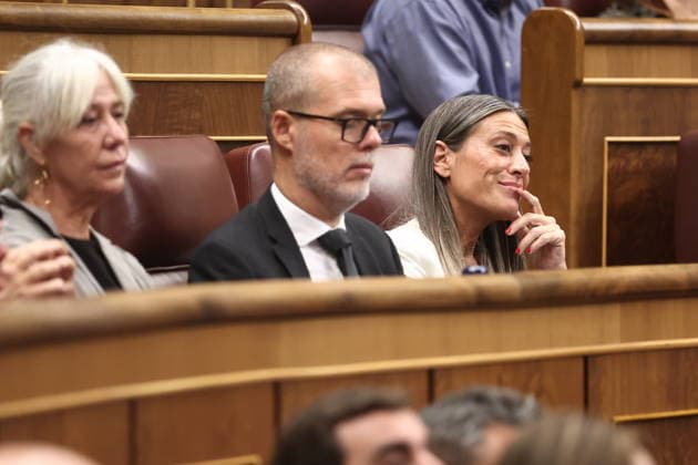Congress Votes on Housing Decrees Junts spokesperson in Congress, Miriam Nogueras, during a plenary session in the Congress of Deputies on October 2, 2026, in Madrid, Spain. Congress is voting today on whether to ratify or repeal the two Royal Decrees on housing issued by the government this week in the Official State Gazette (BOE). Specifically, these are Royal Decree-Law 26 2026, dated September 29, which adopts urgent measures to protect the social function of housing and expand the supply of affordable housing, and Royal Decree-Law 27 2026, of September 29, adopting urgent measures to strengthen the stability of lease agreements for primary residences. OCTOBER 2, 2026 Madrid, Madrid, Spain Copyright: xEduardoxParrax 7814783