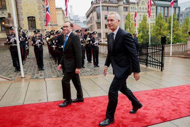 Ceremonial Opening of the Storting, Oslo, October 2, 2026. Foreign Minister Espen Barth Eide and Finance Minister Jens Stoltenberg on their way to the ceremonial opening of the 171st Storting. Photo: Jonas Been Henriksen, NTB, Oslo, Norway. zeXjBtdW 78 EDEDITORIAL USE ONLY Ref POLzeXjBtdW 78 jpg  Copyright: xJonasxBeenxHenriksenx xNTBx