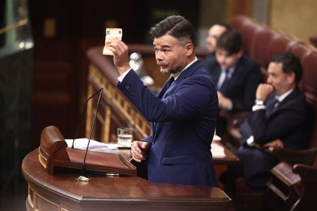 Congress Votes on Housing Decrees ERC spokesperson in Congress, Gabriel Rufián, speaks during a plenary session in the Congress of Deputies on October 2, 2026, in Madrid, Spain. Congress is voting today on whether to ratify or repeal the two Royal Decrees on housing issued by the government this week in the Official State Gazette (BOE). Specifically, these are Royal Decree-Law 26 2026, dated September 29, which adopts urgent measures to protect the social function of housing and expand the supply of affordable housing, and Royal Decree-Law 27 2026, dated September 29, adopting urgent measures to strengthen the stability of lease agreements for primary residences. OCTOBER 2, 2026 Madrid, Madrid, Spain Copyright: xEduardoxParrax 7814856