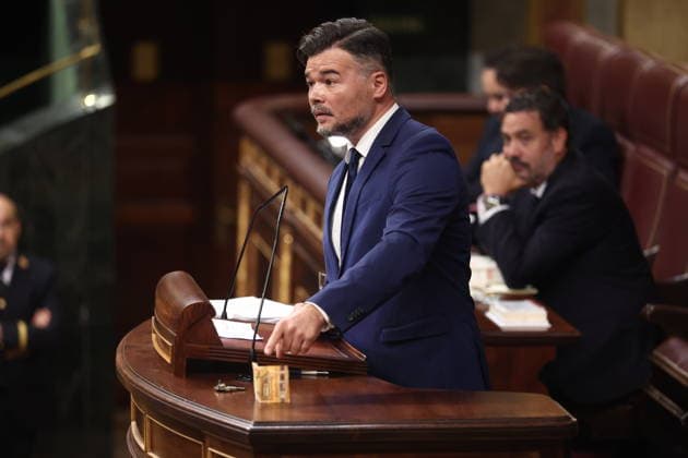 Congress Votes on Housing Decrees ERC spokesperson in Congress, Gabriel Rufián, speaks during a plenary session in the Congress of Deputies on October 2, 2026, in Madrid, Spain. Congress is voting today on whether to ratify or repeal the two Royal Decrees on housing issued by the government this week in the Official State Gazette (BOE). Specifically, these are Royal Decree-Law 26 2026, dated September 29, which adopts urgent measures to protect the social function of housing and expand the supply of affordable housing, and Royal Decree-Law 27 2026, dated September 29, adopting urgent measures to strengthen the stability of lease agreements for primary residences. OCTOBER 2, 2026 Madrid, Madrid, Spain Copyright: xEduardoxParrax 7814857