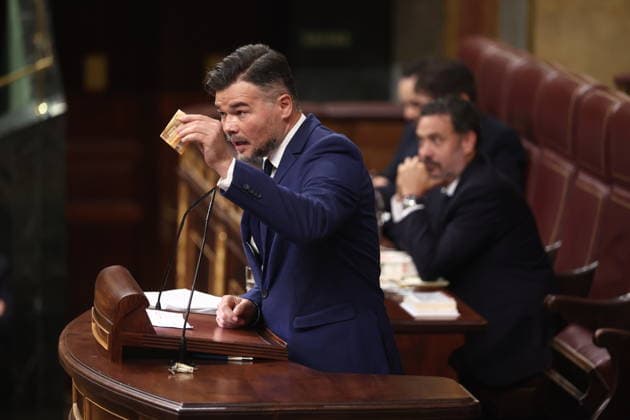Congress Votes on Housing Decrees ERC spokesperson in Congress, Gabriel Rufián, speaks during a plenary session in the Congress of Deputies on October 2, 2026, in Madrid, Spain. Congress is voting today on whether to ratify or repeal the two Royal Decrees on housing issued by the government this week in the Official State Gazette (BOE). Specifically, these are Royal Decree-Law 26 2026, dated September 29, which adopts urgent measures to protect the social function of housing and expand the supply of affordable housing, and Royal Decree-Law 27 2026, dated September 29, adopting urgent measures to strengthen the stability of lease agreements for primary residences. OCTOBER 2, 2026 Madrid, Madrid, Spain Copyright: xEduardoxParrax 7814858