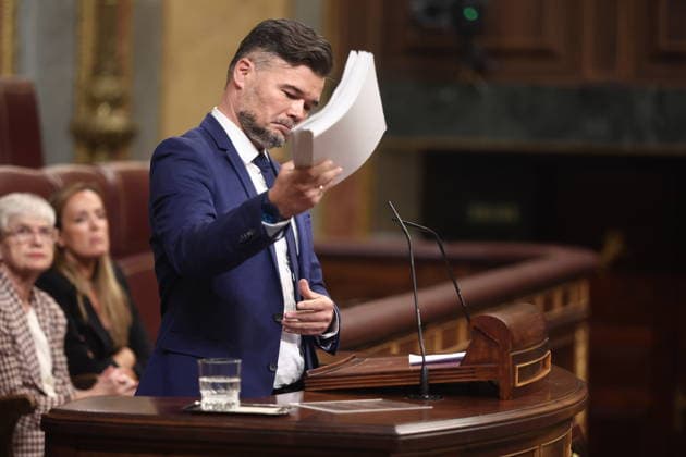 Congress Votes on Housing Decrees ERC spokesperson in Congress, Gabriel Rufián, speaks during a plenary session in the Congress of Deputies on October 2, 2026, in Madrid, Spain. Congress is voting today on whether to ratify or repeal the two Royal Decrees on housing issued by the government this week in the Official State Gazette (BOE). Specifically, these are Royal Decree-Law 26 2026, dated September 29, which adopts urgent measures to protect the social function of housing and expand the supply of affordable housing, and Royal Decree-Law 27 2026, dated September 29, adopting urgent measures to strengthen the stability of lease agreements for primary residences. OCTOBER 2, 2026 Madrid, Madrid, Spain Copyright: xEduardoxParrax 7814861