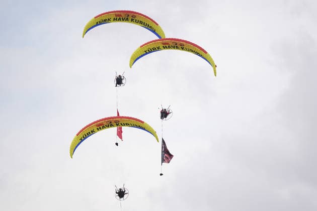 TEKNOFEST Southeast in Turkiye s Sanliurfa SANLIURFA, TURKIYE - OCTOBER 02: Gendarmerie paramotor troops perform demonstration flight at the TEKNOFEST Southeast, world s largest aviation, space, and technology festival continues at the Sanliurfa GAP Airport for its 15th edition in Sanliurfa, Turkiye on October 02, 2026. Bunyamin Celik Anadolu Sanliurfa Turkey. Editorial use only. Please get in touch for any other usage.  Copyright: x2026xAnadoluxBunyaminxCelikx
