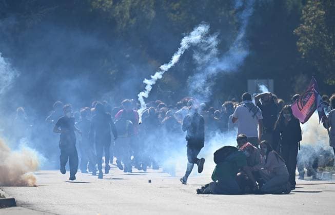 RECORD DATE NOT STATED HIGH SCHOOL STUDENT PROTEST PHOTOPQR SUD OUEST High school student protest in La Rochelle, October 2, 2026 PHOTO BY XAVIER LEOTY France Fires have broken out at several schools in France as students protest by blocking access to educational institutions nationwide over school funding and learning conditions France Copyright: xPHOTOPQR SUDxOUEST MAXPPPxXAVIERxLEOTYx 20261002SDO1100 20261002SDO1100