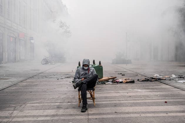 Students clash with police during high-school mobilization in Nancy NANCY, FRANCE - OCTOBER 2: Students gather around several schools and clash with police forces as a nationwide high-school mobilization continues over school conditions and demands for greater education resources in Nancy, France on October 2, 2026. Police deploy security units around several locations as demonstrations and blockades continue. Muhammed Said Tako Anadolu Nancy France. Editorial use only. Please get in touch for any other usage. Copyright: x2026xAnadoluxMuhammedxSaidxTakox