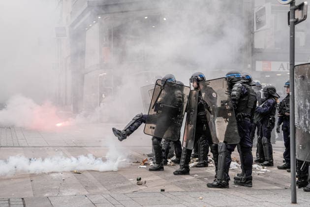 Students clash with police during high-school mobilization in Nancy NANCY, FRANCE - OCTOBER 2: Students gather around several schools and clash with police forces as a nationwide high-school mobilization continues over school conditions and demands for greater education resources in Nancy, France on October 2, 2026. Police deploy security units around several locations as demonstrations and blockades continue. Muhammed Said Tako Anadolu Nancy France. Editorial use only. Please get in touch for any other usage. Copyright: x2026xAnadoluxMuhammedxSaidxTakox