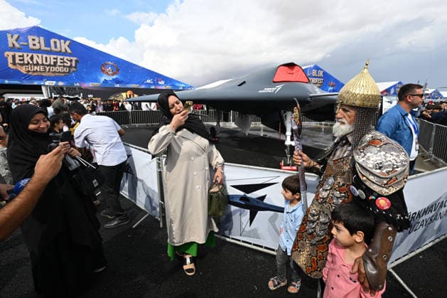 TEKNOFEST Southeast in Turkiye s Sanliurfa SANLIURFA, TURKIYE - OCTOBER 02: 72-year-old Hasan Keskin, wearing a replica warrior costume specially made for him is seen at TEKNOFEST Southeast, world s largest aviation, space, and technology festival continues at the Sanliurfa GAP Airport for its 15th edition in Sanliurfa, Turkiye on October 02, 2026. Adsiz Gunebakan Anadolu Sanliurfa Turkey. Editorial use only. Please get in touch for any other usage.  Copyright: x2026xAnadoluxAdsizxGunebakanx