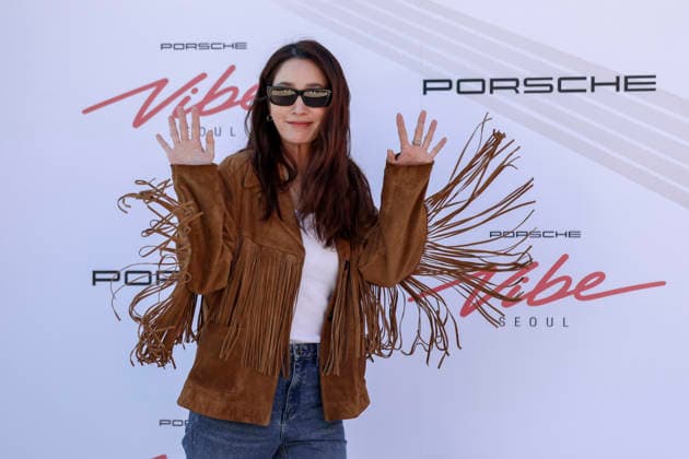 South Korean celebrities attend photo wall event in Seoul South Korean actor Lee Min-jung poses for photos during a photocall for the 2026 Porsche Vibe Seoul Preview at the Mapo Oil Tank Culture Park in Seoul, South Korea, on October 02, 2026. Seoul South Korea  Copyright: xMatrixxImagesx xJungxUi-Chelx