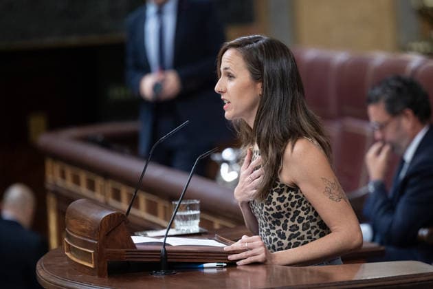 Congress Votes on Housing Decrees Podemos Secretary-General Ione Belarra speaks during a plenary session in the Congress of Deputies on October 2, 2026, in Madrid, Spain. Congress is voting today on whether to ratify or repeal the two Royal Decrees on housing issued by the government this week in the Official State Gazette (BOE). Specifically, these are Royal Decree-Law 26 2026, dated September 29, which adopts urgent measures to protect the social function of housing and expand the supply of affordable housing, and Royal Decree-Law 27 2026, dated September 29, adopting urgent measures to strengthen the stability of lease agreements for primary residences OCTOBER 2, 2026 Jesús Hellí Madrid Madrid Spain  Copyright: xJesusxHellinx 7814962