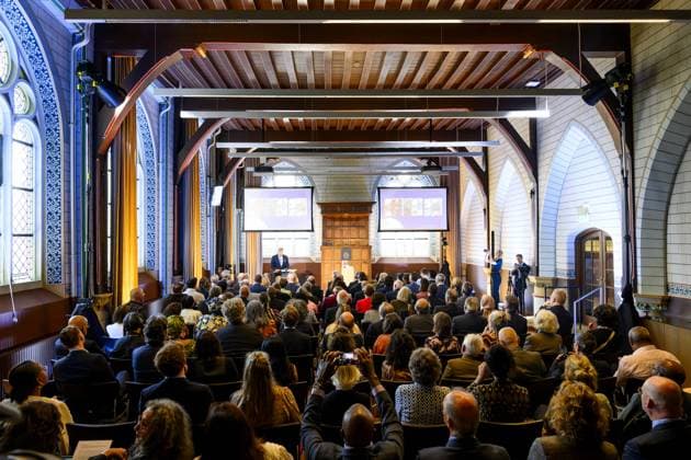 Leiden, The Netherlands, 2026-10-02 11:57:57 LEIDEN, 02-10-2026, Leiden University. King Willem Alexander receives the results of the independent research into the role of the House of Orange-Nassau in the colonial history of the Netherlands in the Academy Building of Leiden University. Principal investigator Prof. Dr. Gert Oostindie presents the King with the five books on which approximately sixty researchers have worked over the past few years, including the comprehensive popular book *Oranje en de KoloniÃ«n, 1600-2025. De kolonie geschiedenis van het Huis Oranje-Nassau*. PHOTO: NLBeeld Patrick van Emst Credit: NL Beeld Patrick van Emst  Copyright: xx x