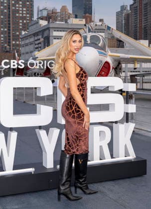 October 1, 2026, New York, New York, USA: TAYLOR RAY attends the CBS, NCIS New York Premiere at the USS Intrepid Museum in New York. 1 October 2026 New York USA - ZUMAa265 20261001_zep_a265_093 Copyright: xEricxAcquayex