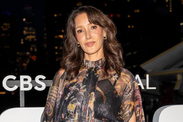 October 1, 2026, New York, New York, USA: JENNIFER BEALS attends the CBS, NCIS New York Premiere at the USS Intrepid Museum in New York. 1 October 2026 New York USA - ZUMAa265 20261001_zep_a265_157 Copyright: xEricxAcquayex