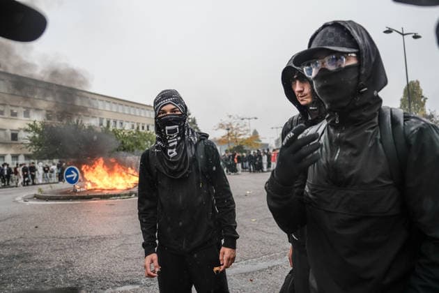 Students clash with police during high-school mobilization in Nancy NANCY, FRANCE - OCTOBER 2: Students gather around several schools and clash with police forces as a nationwide high-school mobilization continues over school conditions and demands for greater education resources in Nancy, France on October 2, 2026. Police deploy security units around several locations as demonstrations and blockades continue. Muhammed Said Tako Anadolu Nancy France. Editorial use only. Please get in touch for any other usage. Copyright: x2026xAnadoluxMuhammedxSaidxTakox
