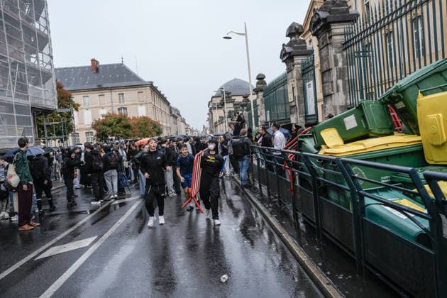 Students clash with police during high-school mobilization in Nancy NANCY, FRANCE - OCTOBER 2: Students gather around several schools and clash with police forces as a nationwide high-school mobilization continues over school conditions and demands for greater education resources in Nancy, France on October 2, 2026. Police deploy security units around several locations as demonstrations and blockades continue. Muhammed Said Tako Anadolu Nancy France. Editorial use only. Please get in touch for any other usage. Copyright: x2026xAnadoluxMuhammedxSaidxTakox