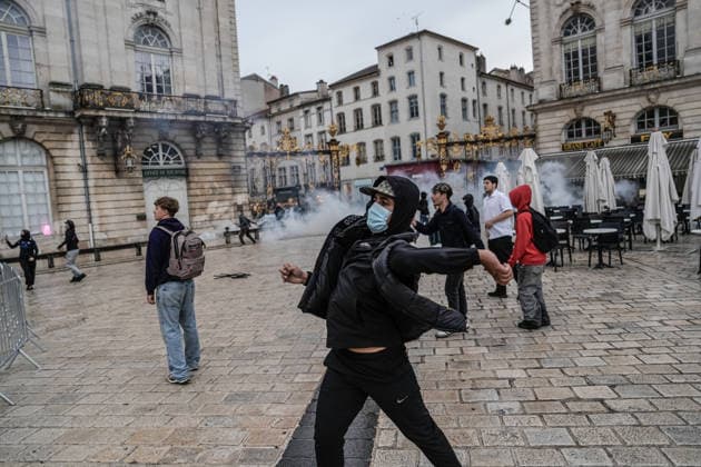 Students clash with police during high-school mobilization in Nancy NANCY, FRANCE - OCTOBER 2: Students gather around several schools and clash with police forces as a nationwide high-school mobilization continues over school conditions and demands for greater education resources in Nancy, France on October 2, 2026. Police deploy security units around several locations as demonstrations and blockades continue. Muhammed Said Tako Anadolu Nancy France. Editorial use only. Please get in touch for any other usage.  Copyright: x2026xAnadoluxMuhammedxSaidxTakox