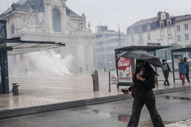 Students clash with police during high-school mobilization in Nancy NANCY, FRANCE - OCTOBER 2: Students gather around several schools and clash with police forces as a nationwide high-school mobilization continues over school conditions and demands for greater education resources in Nancy, France on October 2, 2026. Police deploy security units around several locations as demonstrations and blockades continue. Muhammed Said Tako Anadolu Nancy France. Editorial use only. Please get in touch for any other usage.  Copyright: x2026xAnadoluxMuhammedxSaidxTakox