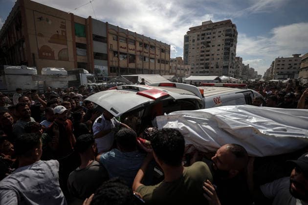 Israeli drone strike targets crowd near Ansar complex in Gaza City GAZA CITY, GAZA, PALESTINE - OCTOBER 02: Emergency responders and bystanders at the scene of an Israeli unmanned aerial vehicle (UAV) strike Palestinian group gathering near the Ansar roundabout in western Gaza City, Gaza, Palestine, on October 02, 2026. The fatal strike marks the latest in a series of reported ceasefire violations and targeted aerial bombardments across the coastal enclave. Ali Jadallah Anadolu Gaza City Gaza. Editorial use only. Please get in touch for any other usage.  Copyright: x2026xAnadoluxAlixJadallahx