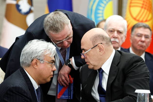 BELARUS, MINSK - OCTOBER 2, 2026: Mikhail Mishustin, Russia s Prime Minister, talks to his deputy Alexei Overchuk and deputy chief of staff Elmir Tagirov (R-L) during an expanded meeting of the Eurasian Intergovernmental Council Minsk Belarus  - ZUMAt113 20261002_zaa_t113_210 Copyright: xDmitryxAstakhovx