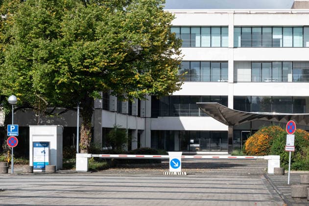 The GALERIA department store chain has filed for bankruptcy for the fourth time; feature, background image, stock photo, construction site barriers, signal lights, at the former Galeria corporate headquarters in Essen, October 2, 2026