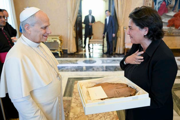 ITALY - WEEKLY GENERAL AUDIENCE - VATICAN-2026 10 2 Italy, Rome, Vatican, 2026 9 30 Pope Leo XIV receives in a private audience artists participating in the event organized by the Dicastery for Culture and Education at The Vatican . EDITORIAL USE ONLY - NO BOOKS Copyright: xVATICANxMEDIA xCatholicxPressxPhotox