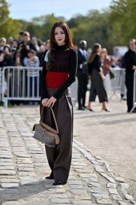 PFW Loewe Outside Arrivals Guest arriving at the Loewe show during Paris Fashion Week, in Paris, France on 2 October 2026. Photo by Julien Reynaud APS-Medias ABACAPRESS.COM Paris France  Copyright: xReynaudxJulien APS-Medias ABACAx