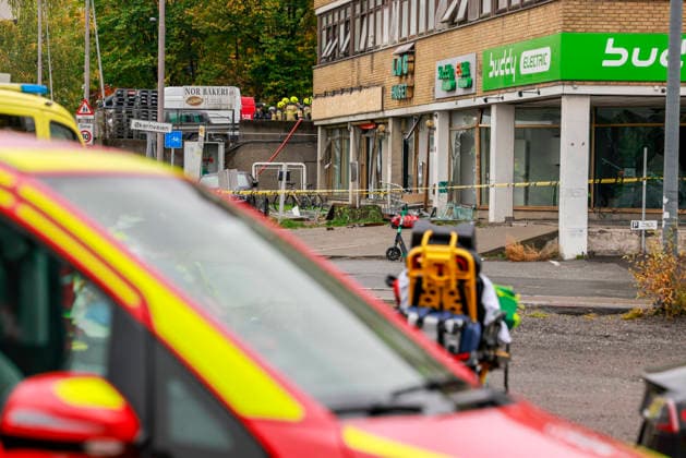 Explosion in Okern, Oslo, Oslo, October 2, 2026: Police are evacuating an area and establishing a security perimeter around the building following a possible explosion in Okern, Oslo. Photo by Jonas Been Henriksen, NTB, Oslo, Norway. IXM7Pl5m1Y8. EDITORIAL USE ONLY. Ref. BNCIXM7Pl5m1Y8 jpg  Copyright: xJonasxBeenxHenriksenx xNTBx