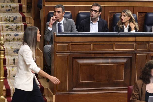 Congress Votes on Housing Decrees I D Prime Minister Pedro Sánchez, Vice President and Minister of Economy Carlos Cuerpo, and Second Vice President and Minister of Labor Yolanda Díaz during a plenary session in the Congress of Deputies on October 2, 2026, in Madrid, Spain. Congress is voting today on whether to ratify or repeal the two Royal Decrees on housing issued by the government this week in the Official State Gazette (BOE). Specifically, these are Royal Decree-Law 26 2026, dated September 29, which adopts urgent measures to protect the social function of housing and expand the supply of affordable housing, and Royal Decree-Law 27 2026, of September 29, adopting urgent measures to strengthen the stability of lease agreements for prim Copyright: xEduardoxParrax 7815372