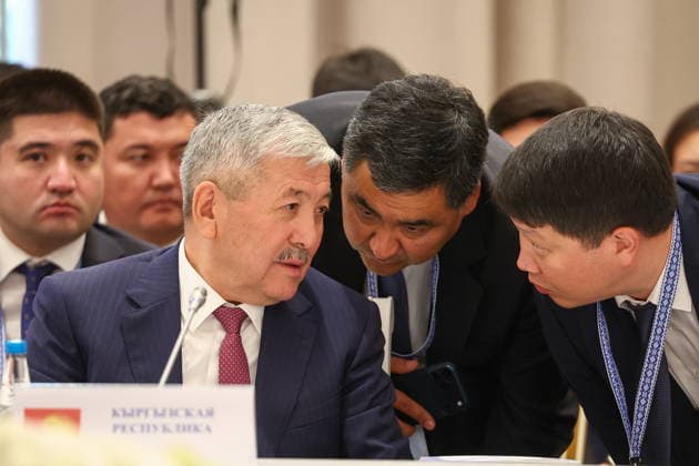 BELARUS, MINSK - OCTOBER 2, 2026: Adylbek Kasymaliev (L), Kyrgyzstan s Prime Minister Head of the Presidential Administration, attends an expanded meeting of the Eurasian Intergovernmental Council. Dmitry Astakhov POOL TASS 98669982
