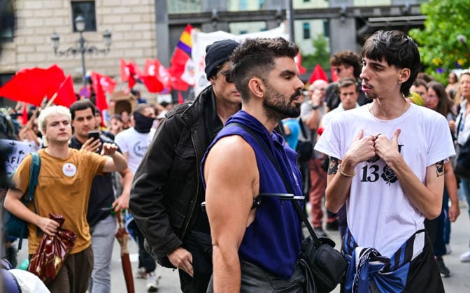October 2, 2026, Madrid, Madrid, SPAIN: Housing activists and demonstrators confront far-right YouTubers during a protest outside the Spanish Congress of Deputies in Madrid, Spain, on October 2, 2026. The content creators are urged to leave the demonstration amid verbal confrontations with protesters, who object to their presence and recording activities. The protest, organized by the Sindicato de Inquilinas e Inquilinos de Madrid, takes place during the parliamentary vote on two housing decrees concerning tenant protection and affordable housing. Madrid SPAIN  - ZUMAz108 20261002_znp_z108_033 Copyright: xRichardxZubelzux