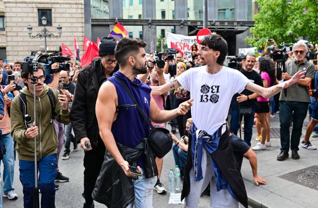 October 2, 2026, Madrid, Madrid, SPAIN: Housing activists and demonstrators confront far-right YouTubers during a protest outside the Spanish Congress of Deputies in Madrid, Spain, on October 2, 2026. The content creators are urged to leave the demonstration amid verbal confrontations with protesters, who object to their presence and recording activities. The protest, organized by the Sindicato de Inquilinas e Inquilinos de Madrid, takes place during the parliamentary vote on two housing decrees concerning tenant protection and affordable housing. Madrid SPAIN  - ZUMAz108 20261002_znp_z108_035 Copyright: xRichardxZubelzux