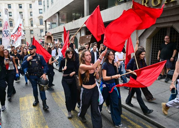 October 2, 2026, Madrid, Madrid, SPAIN: Housing activists and demonstrators confront far-right YouTubers during a protest outside the Spanish Congress of Deputies in Madrid, Spain, on October 2, 2026. The content creators are urged to leave the demonstration amid verbal confrontations with protesters, who object to their presence and recording activities. The protest, organized by the Sindicato de Inquilinas e Inquilinos de Madrid, takes place during the parliamentary vote on two housing decrees concerning tenant protection and affordable housing. Madrid SPAIN - ZUMAz108 20261002_znp_z108_032 Copyright: xRichardxZubelzux