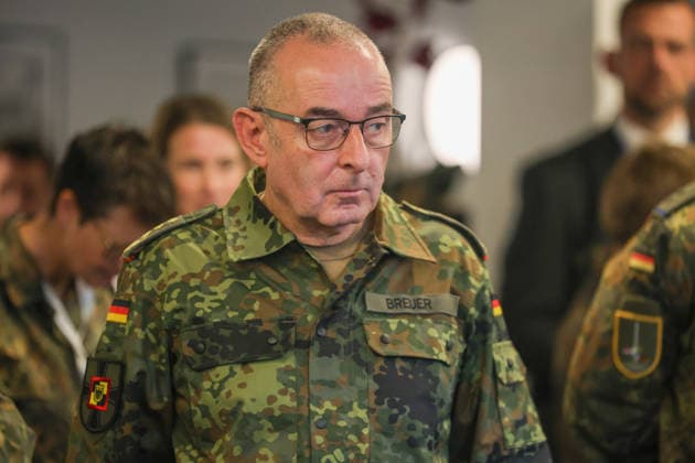 Meeting between the Federal Chancellor, the Prime Minister of the Netherlands, and the NATO Secretary General at the 1st German-Dutch Corps; conversation with soldiers of the Corps; Carsten Breuer, Inspector General of the Bundeswehr; Münster, North Rhine-Westphalia, DEU, Germany, October 1, 2026
