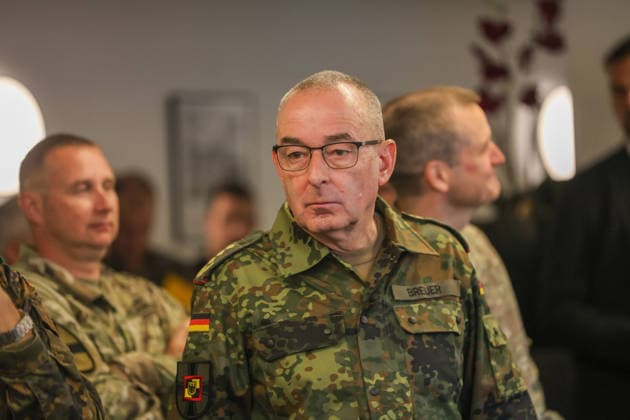 Meeting between the Federal Chancellor, the Prime Minister of the Netherlands, and the NATO Secretary General at the 1st German-Dutch Corps; conversation with soldiers of the Corps; Carsten Breuer, Inspector General of the Bundeswehr; Münster, North Rhine-Westphalia, DEU, Germany, October 1, 2026
