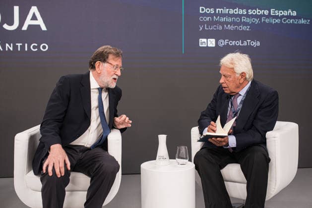 Second day of the La Toja Vínculo Atlántico Forum: Former Prime Ministers Mariano Rajoy and Felipe González, during the La Toja Vínculo Atlántico Forum on October 2, 2026, in O Grove, Pontevedra, Galicia, Spain. The La Toja Vínculo Atlántico Forum is a renowned annual forum for debate and reflection focused on the defense of liberal democracy, the Atlantic partnership, and international cooperation. Founded in 2019 on the initiative of Josep Piqué, Amancio López Seijas, and the Hotusa Group, it brings together prominent political and business leaders, academics, and representatives of civil society on the island of La Toja. OCTOBER 2, 2026 Elena Ferná O Grove, Pontevedra, Galicia O Grove, Pontevedra, Galicia, Spain Copyright: xElenaxFernandezx 7815458