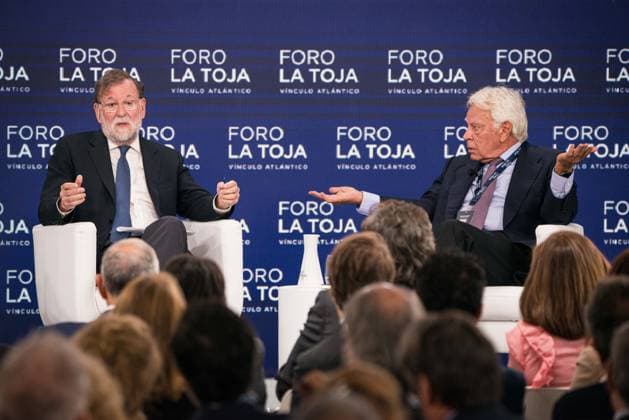 Second day of the La Toja Vínculo Atlántico Forum: Former Prime Ministers Mariano Rajoy and Felipe González, during the La Toja Vínculo Atlántico Forum on October 2, 2026, in O Grove, Pontevedra, Galicia, Spain. The La Toja Vínculo Atlántico Forum is a renowned annual forum for debate and reflection focused on the defense of liberal democracy, the Atlantic partnership, and international cooperation. Founded in 2019 on the initiative of Josep Piqué, Amancio López Seijas, and the Hotusa Group, it brings together prominent political and business leaders, academics, and representatives of civil society on the island of La Toja. OCTOBER 2, 2026 Elena Ferná O Grove, Pontevedra, Galicia O Grove, Pontevedra, Galicia, Spain Copyright: xElenaxFernandezx 7815460
