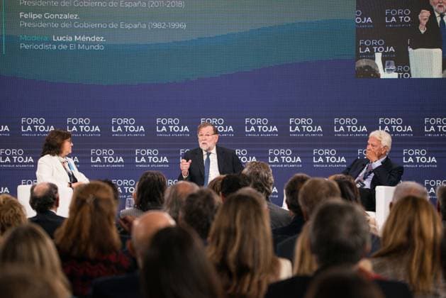 Second day of the La Toja Vínculo Atlántico Forum: Former Prime Ministers Mariano Rajoy (center) and Felipe González (right) during the La Toja Vínculo Atlántico Forum on October 2, 2026, in O Grove, Pontevedra, Galicia, Spain. The La Toja Vínculo Atlántico Forum is a renowned annual forum for debate and reflection focused on the defense of liberal democracy, the Atlantic partnership, and international cooperation. Founded in 2019 on the initiative of Josep Piqué, Amancio López Seijas, and the Hotusa Group, it brings together prominent political and business leaders, academics, and representatives of civil society on the island of La Toja. OCTOBER 2, 2026 Elena Ferná O Grove, Pontevedra, Galicia O Grove, Pontevedra, Galicia, Spain Copyright: xElenaxFernandezx 7815463