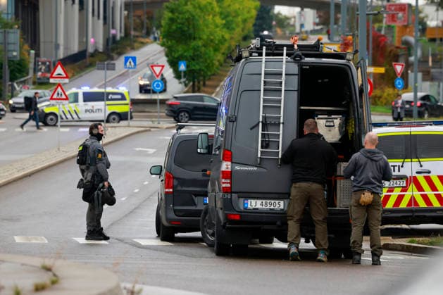 Explosion in Okern, Oslo, Oslo, October 2, 2026. Police are evacuating an area and establishing a security perimeter around the building following a possible explosion in Okern, Oslo. Photo by Jonas Been Henriksen, NTB, Oslo, Norway. OEd9JUul53Y. EDITORIAL USE ONLY. Ref BNCOEd9JUul53Y jpg  Copyright: xJonasxBeenxHenriksenx xNTBx