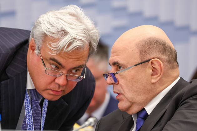 BELARUS, MINSK - OCTOBER 2, 2026: Mikhail Mishustin, Russia s Prime Minister, talks to Elmir Tagirov, Deputy Chief of the Government Staff, during an expanded meeting of the Eurasian Intergovernmental Council Minsk Belarus  - ZUMAt113 20261002_zaa_t113_274 Copyright: xAlexanderxRyuminx