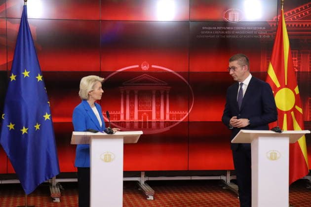 EU Commission President Ursula von der Leyen meets Prime Minister Hristijan Mickoski in Skopje SKOPJE, NORTH MACEDONIA - OCTOBER 2: European Commission President Ursula von der Leyen (L) and Prime Minister of North Macedonia Hristijan Mickoski (R) hold a joint press conference following their bilateral meeting at the Government Building in Skopje, North Macedonia on October 2, 2026. Von der Leyen visited Skopje as part of her Western Balkans tour to discuss EU accession progress and regional cooperation. Umeys Sulejman Anadolu Skopje North Macedonia. Editorial use only. Please get in touch for any other usage. Copyright: x2026xAnadoluxUmeysxSulejmanx