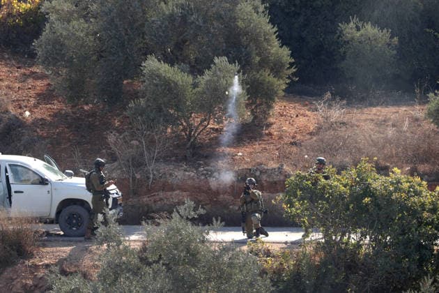 Israeli settlers intervene against Palestinians olive-picking event in Nablus town NABLUS, WEST BANK, PALESTINE - OCTOBER 02: Israeli settlers, under the protection of Israeli forces, intervene against an olive-picking event organized by Palestinians and a group of activists in the town of Beita, in Nablus, West Bank, Palestine on October 02, 2026. Issam Rimawi Anadolu Nablus West Bank. Editorial use only. Please get in touch for any other usage.  Copyright: x2026xAnadoluxIssamxRimawix