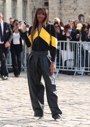 Ziwe Fumudoh arrives at the Loewe Women’s Ready-to-Wear Spring Summer 2027 show during Paris Fashion Week (PFW) on the Esplanade Saint-Louis in Paris, France, on October 2, 2026. Denis Guignebourg, Bestimage. Arrivals at the Loewe Women’s Ready-to-Wear Spring Summer 2027 show as part of Paris Fashion Week on October 2, 2026, in Paris, France. Paris, France Copyright: xDenisxGuignebourgx xBestimagexDenisxGuignebourgx xBestimagex