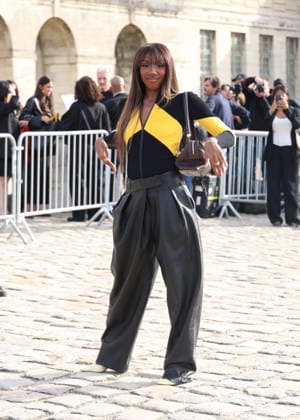 Ziwe Fumudoh arrives at the Loewe Women’s Ready-to-Wear Spring Summer 2027 show during Paris Fashion Week (PFW) on the Esplanade Saint-Louis in Paris, France, on October 2, 2026. Denis Guignebourg, Bestimage. Arrivals at the Loewe Women’s Ready-to-Wear Spring Summer 2027 show as part of Paris Fashion Week on October 2, 2026, in Paris, France. Paris, France Copyright: xDenisxGuignebourgx xBestimagexDenisxGuignebourgx xBestimagex