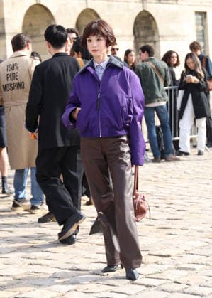 Chen Duling arrives at the Loewe Women s Ready-to-Wear Spring Summer 2027 show during Paris Fashion Week (PFW) on the Esplanade Saint-Louis in Paris, France, on October 2, 2026. Denis Guignebourg, Bestimage. Arrivals at the Loewe Women’s Ready-to-Wear Spring Summer 2027 show as part of Paris Fashion Week on October 2, 2026, in Paris, France. Paris, France Copyright: xDenisxGuignebourgx xBestimagexDenisxGuignebourgx xBestimagex