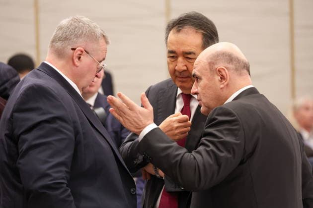 BELARUS, MINSK - OCTOBER 2, 2026: Mikhail Mishustin, Russia s Prime Minister, his deputy Alexei Overchuk (R-L front), and Bakytzhan Sagintayev, Board Chairman of the Eurasian Economic Commission (EEC), chat during an expanded meeting of the Eurasian Intergovernmental Council Minsk Belarus  - ZUMAt113 20261002_zaa_t113_313 Copyright: xAlexanderxRyuminx